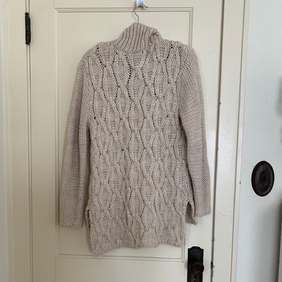 H&M Cream Turtleneck Sweater - Picture 2 of 4